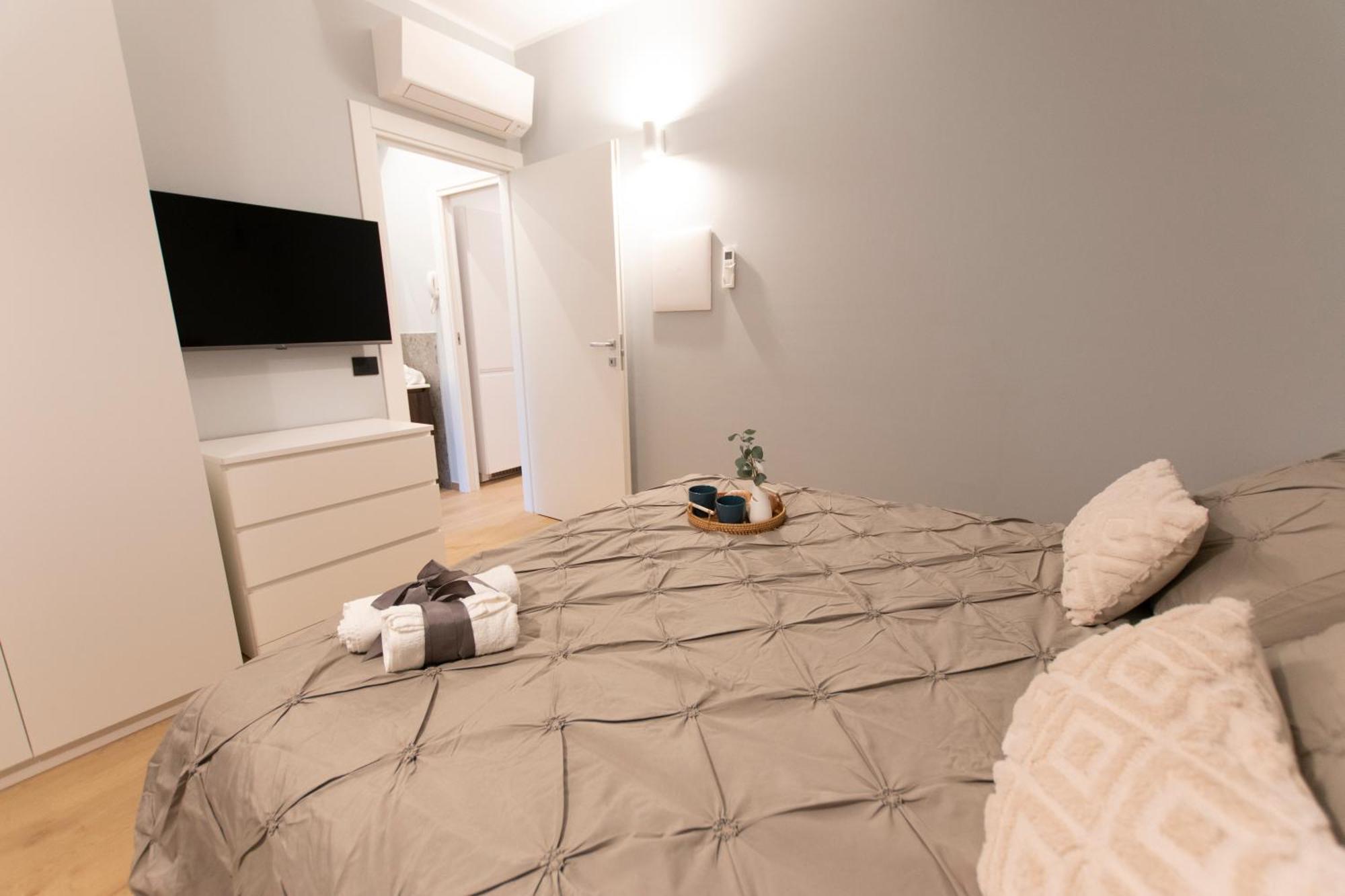 Ihost Luxury -Private Parking- Plana 4 Appartement Milaan Buitenkant foto